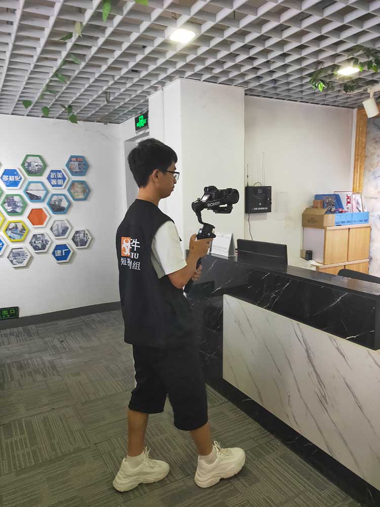 短视频代运营是团队来完成的吗？